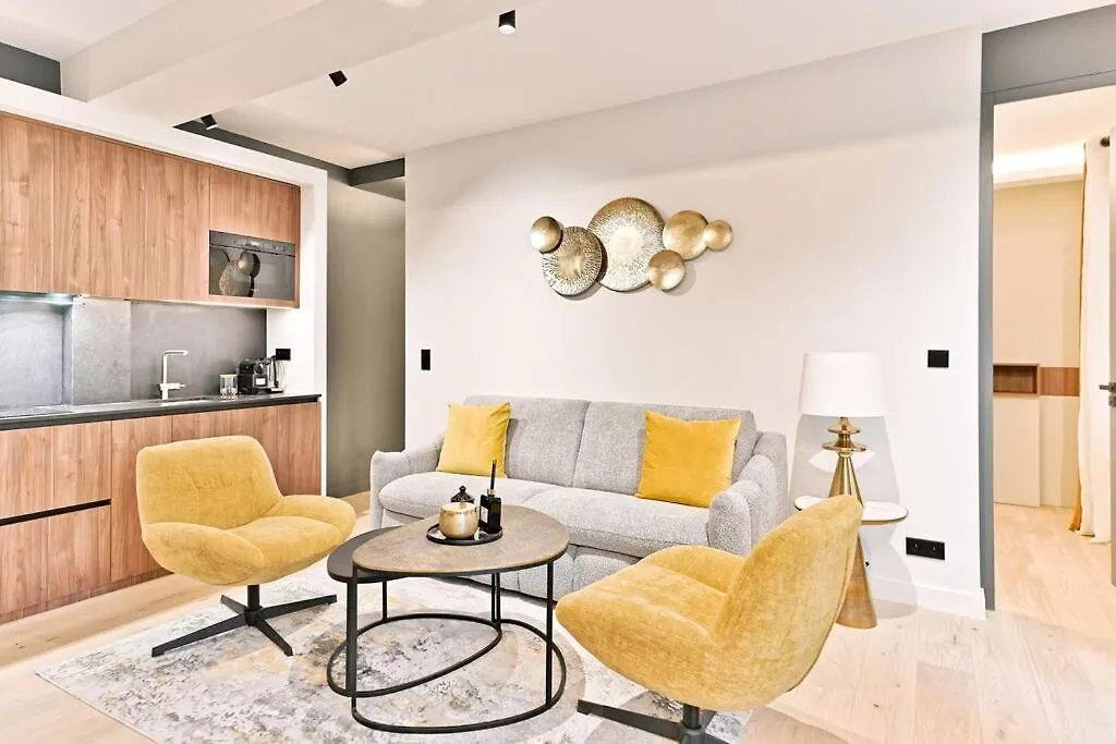 Magnifique Appartement #Miromesnil #Monceau #Paris contacts